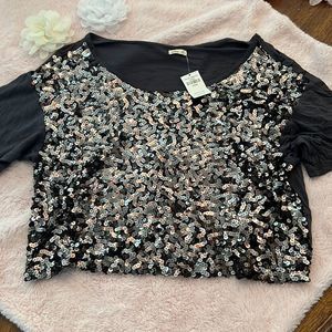Hollister crop top shimmery blouse, size medium brand new🇺🇸